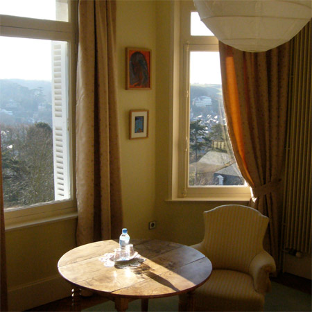 chambre jaune vue